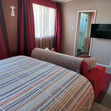 Bed And Breakfast Happy Home Taupo Accommodation מראה חיצוני תמונה
