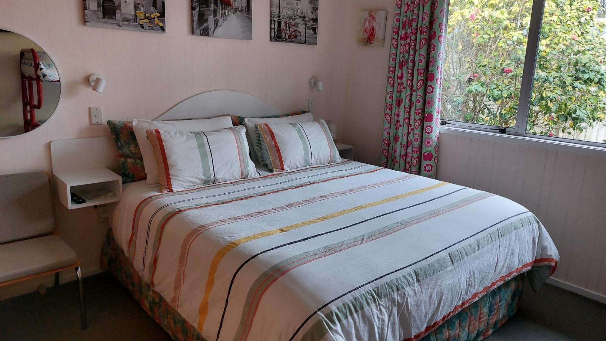Bed And Breakfast Happy Home Taupo Accommodation מראה חיצוני תמונה