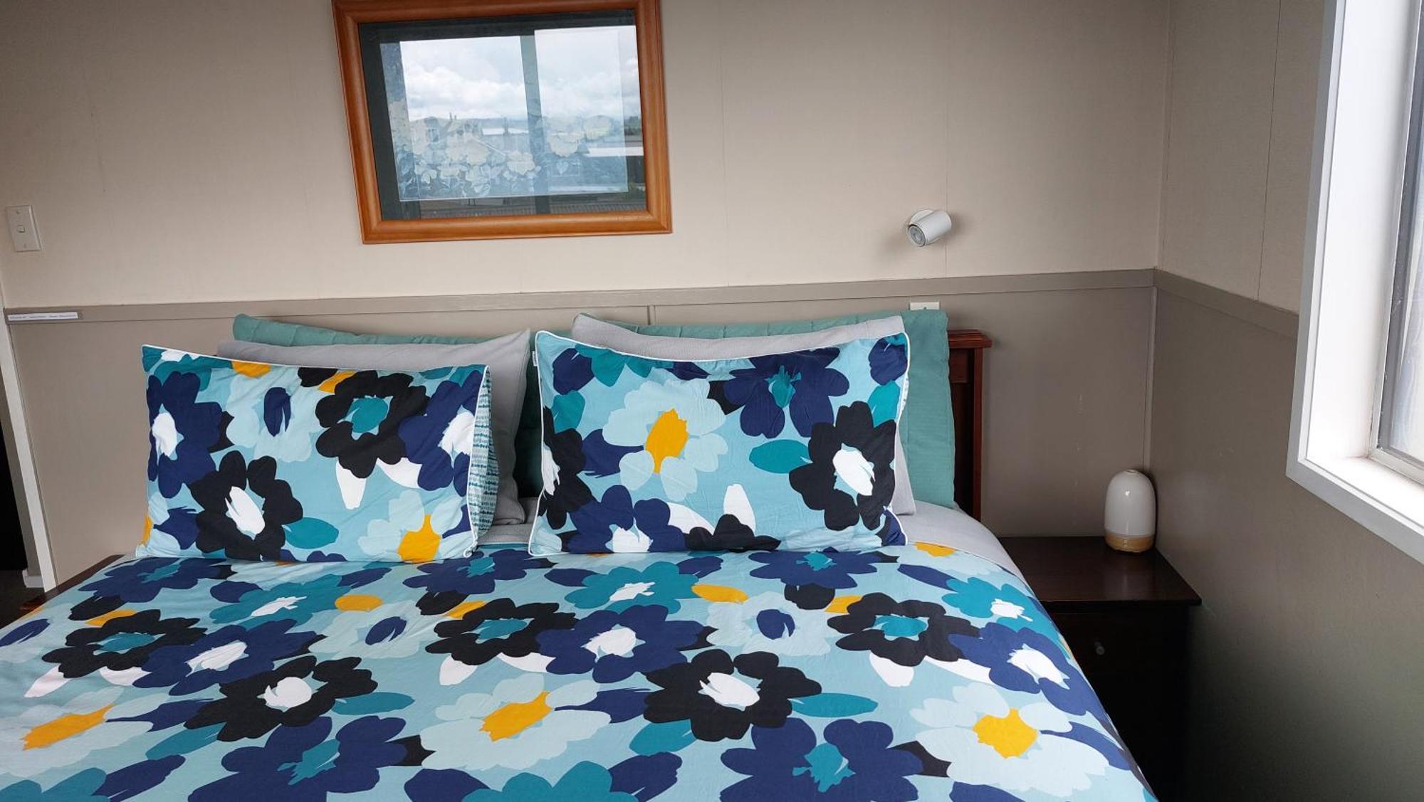 Bed And Breakfast Happy Home Taupo Accommodation מראה חיצוני תמונה