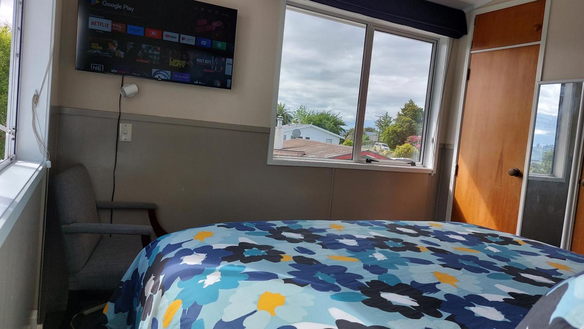 Bed And Breakfast Happy Home Taupo Accommodation מראה חיצוני תמונה