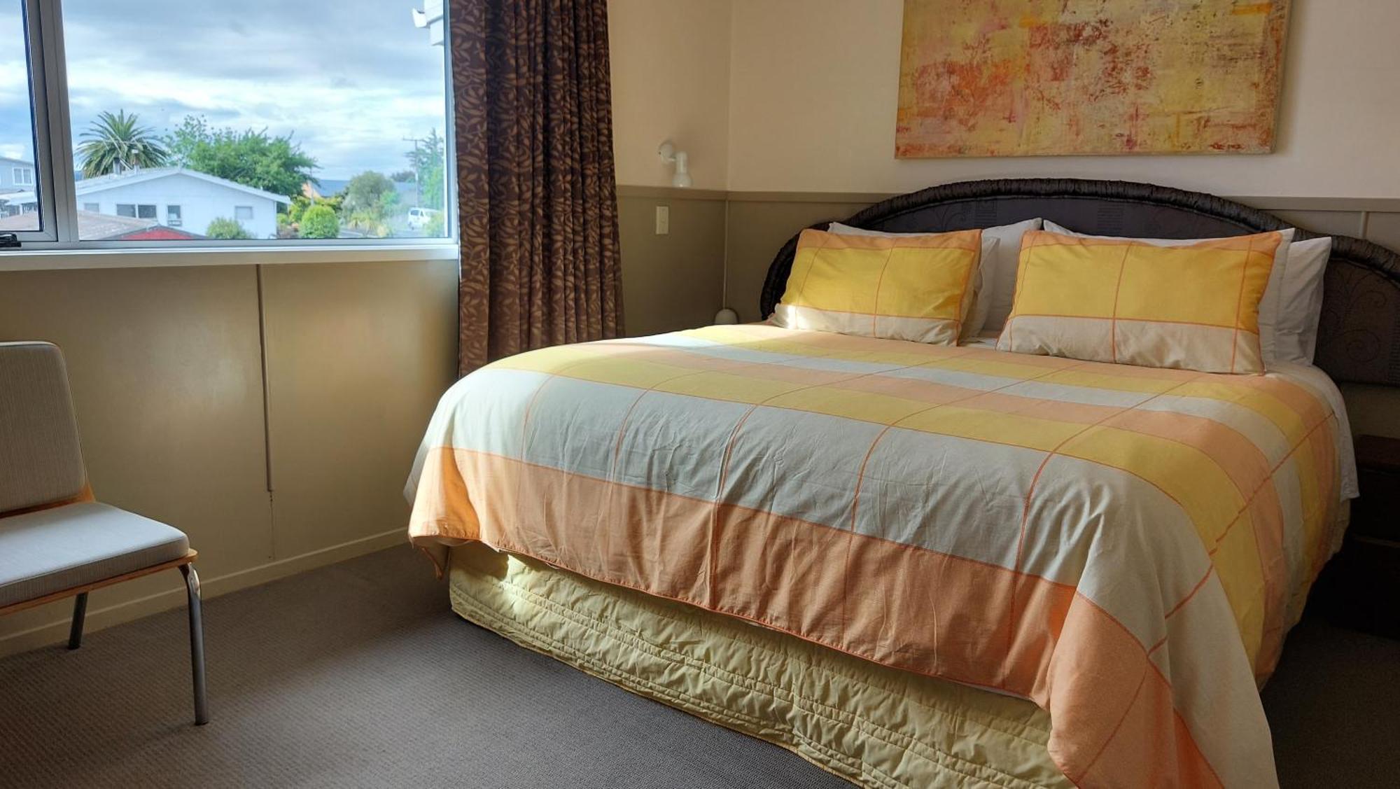 Bed And Breakfast Happy Home Taupo Accommodation מראה חיצוני תמונה
