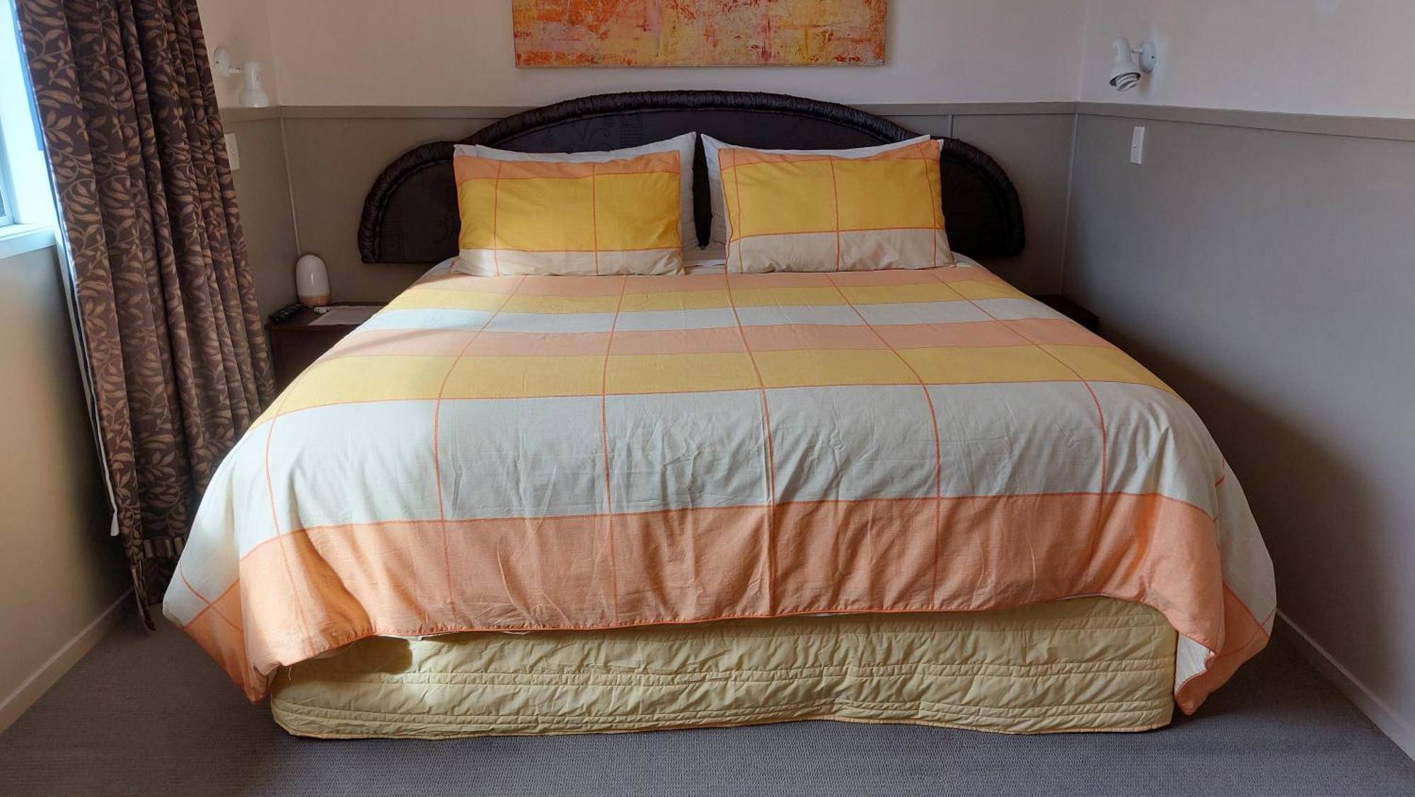 Bed And Breakfast Happy Home Taupo Accommodation מראה חיצוני תמונה