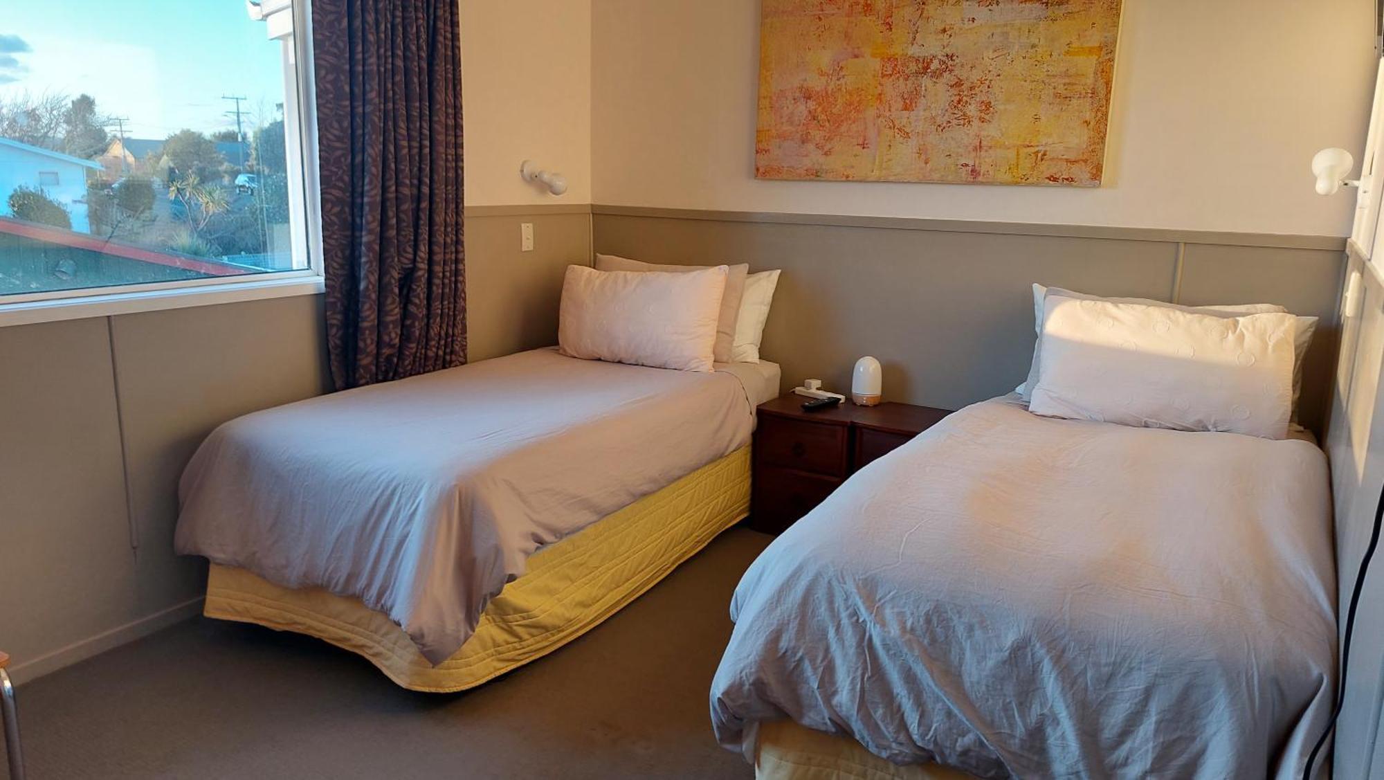 Bed And Breakfast Happy Home Taupo Accommodation מראה חיצוני תמונה