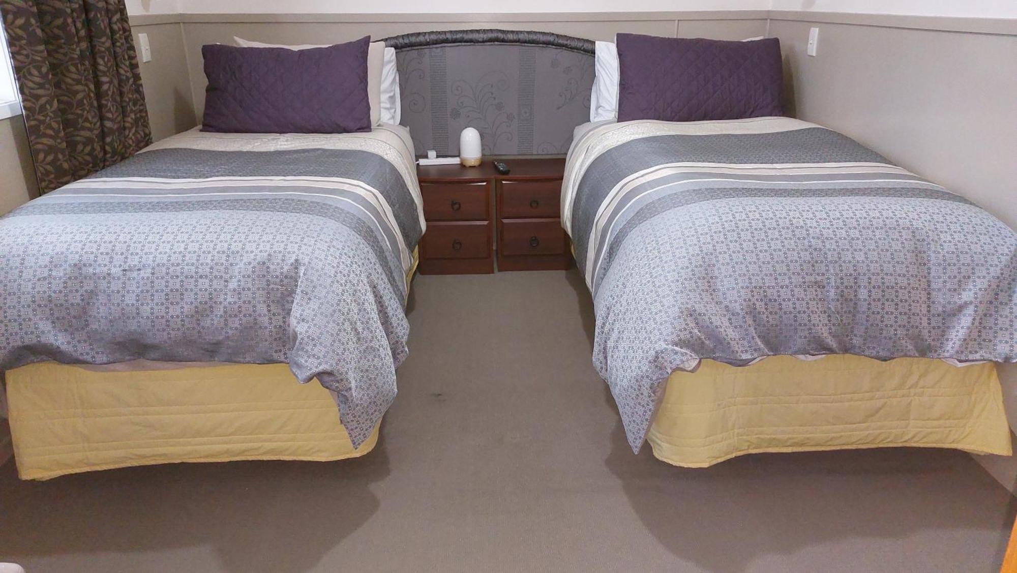 Bed And Breakfast Happy Home Taupo Accommodation מראה חיצוני תמונה