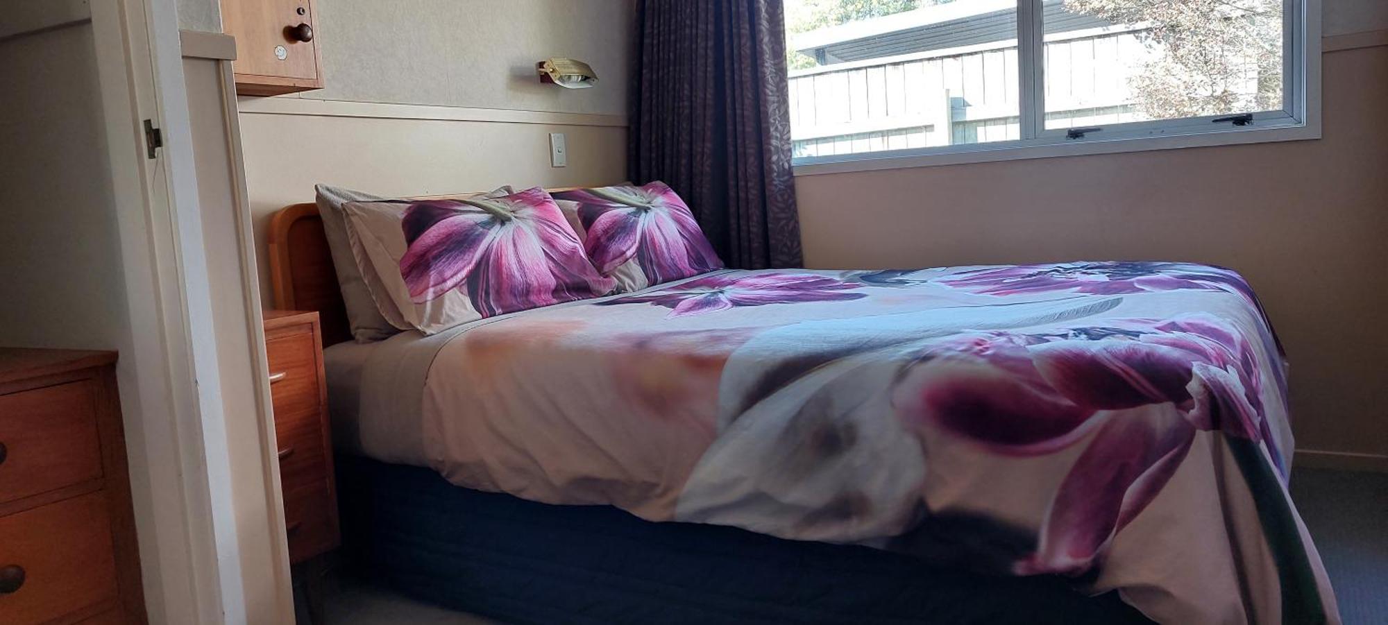 Bed And Breakfast Happy Home Taupo Accommodation מראה חיצוני תמונה